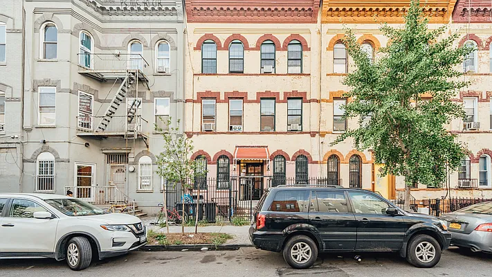 Rented by Nooklyn NYC LLC | media 21