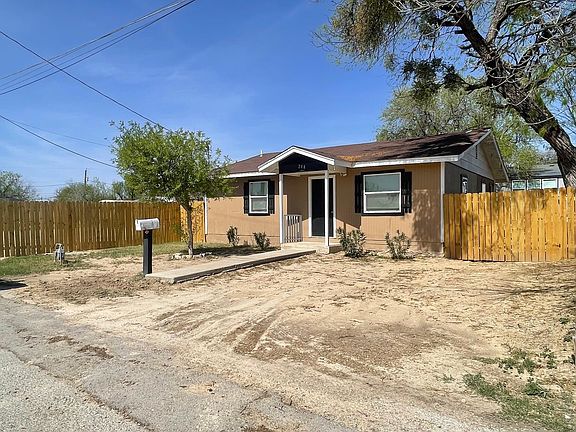 2nd image of 208 Graham St