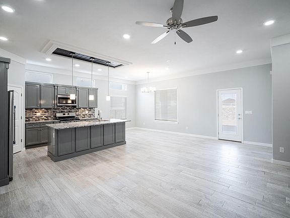 3rd image of 14705 Mirage Ct