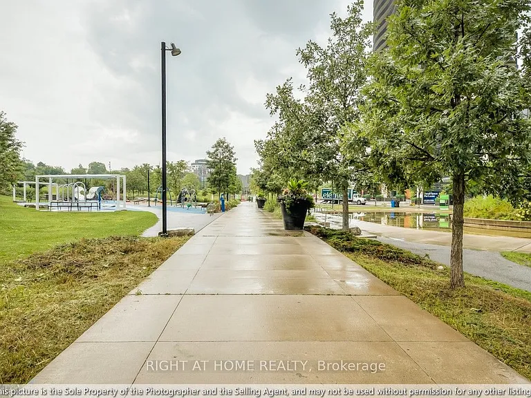 95 McMahon Dr #511 — Photo 40