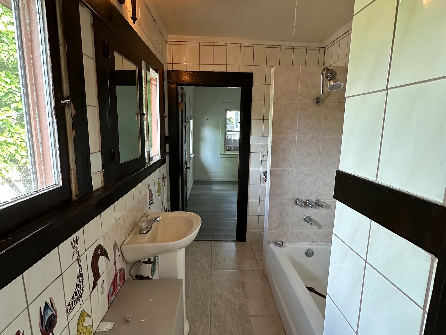 1427 Kellam Ave — Photo 3