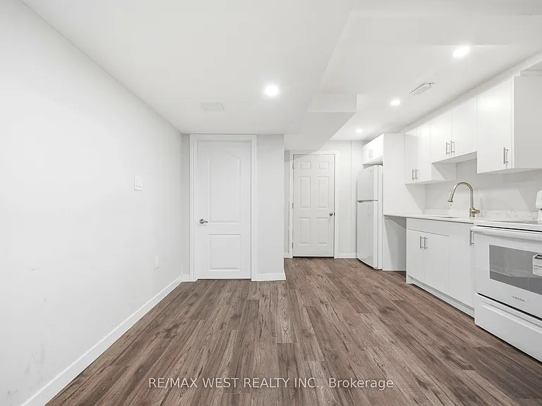 26 Hines St — Photo 42