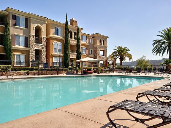 3rd image of 2555 Fenton Pkwy APT 208
