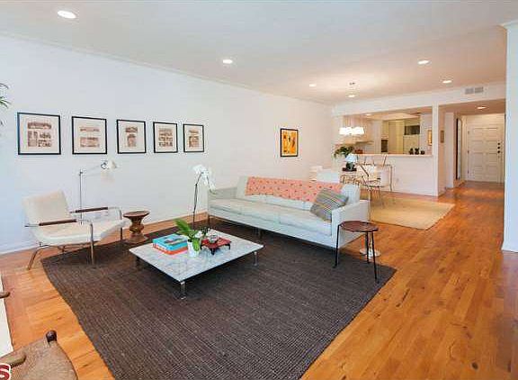5th image of 500 S Barrington Ave APT 3