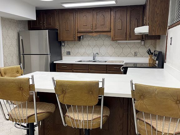 5th image of 45 Lapp St
