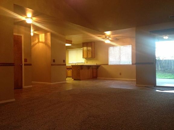 4th image of 1527 E Vine Ct