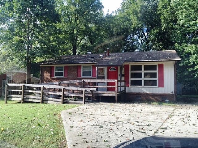 1st image of 2716 Dumont Dr