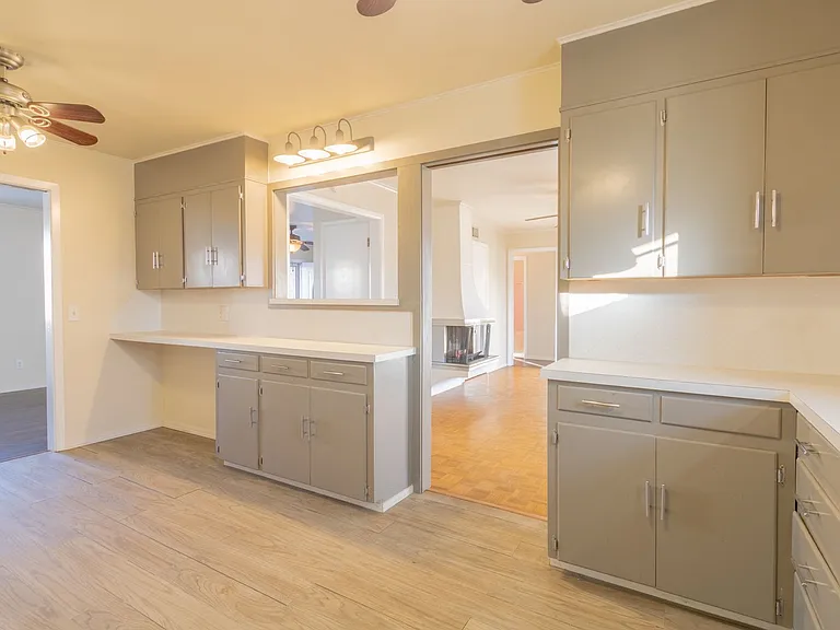 2730 W Country Club Dr — Photo 4