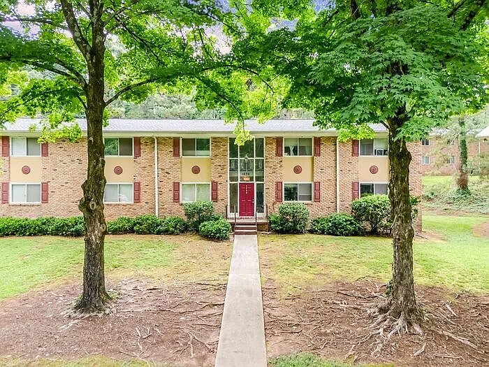 2 bed, 1.0 bath, 950 sqft, $1,095 — Photo 1