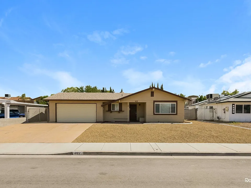 422 Chateau Dr