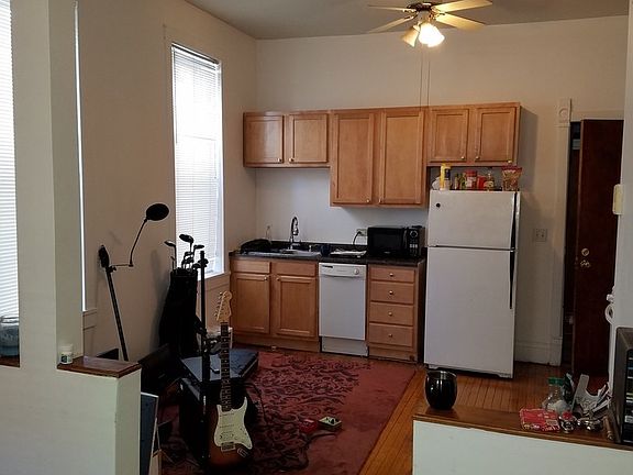 2nd image of 2022 W McLean Ave APT 2R