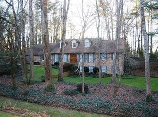 101 Larchmont Dr, Hendersonville, NC 28791