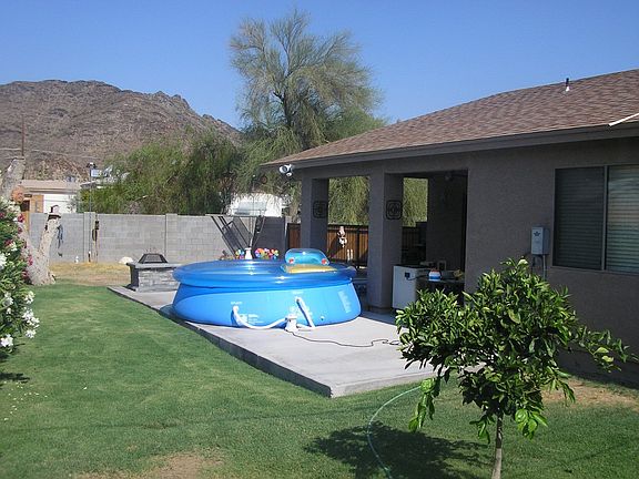 Large Back Yard w/ RV Gate!