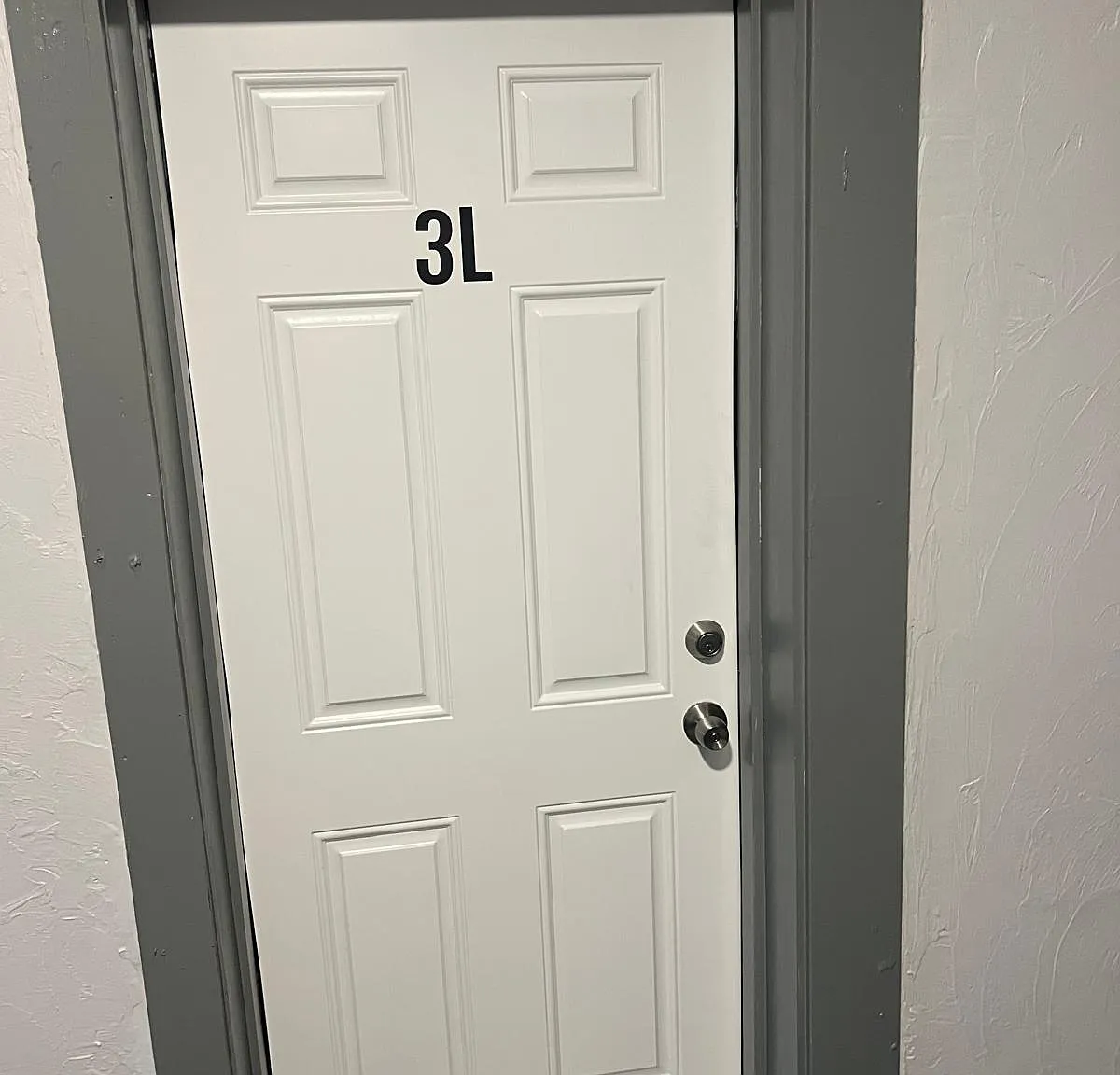 2 bed, 1012 sqft, $1,690 — Photo 3
