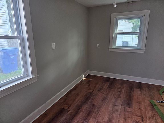5th image of 54 Park Dr