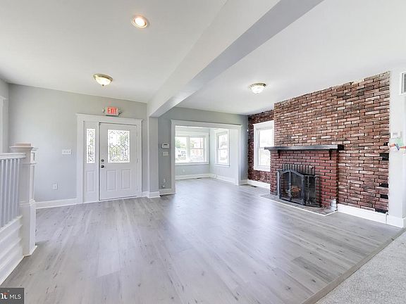 5th image of 2702 Oakley Ave