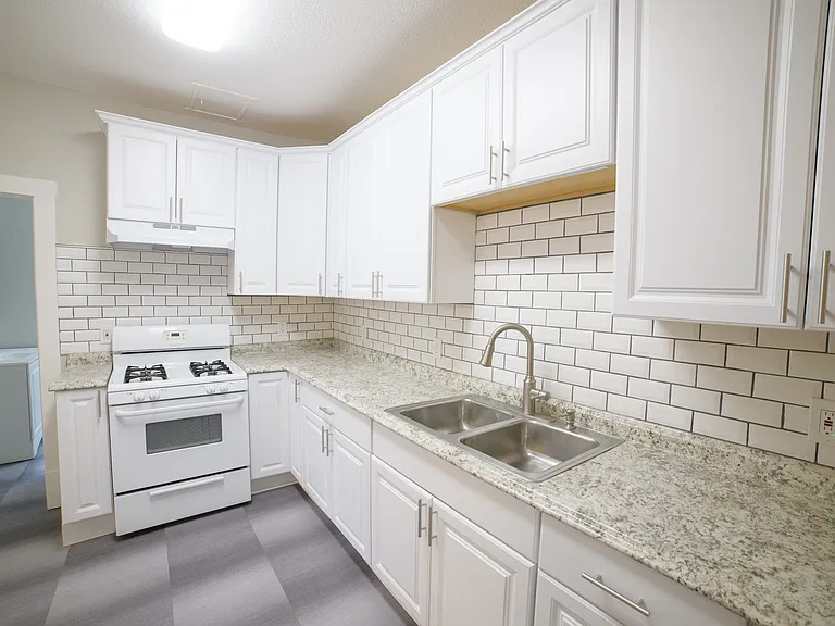 112 12th St N #118 — Photo 20