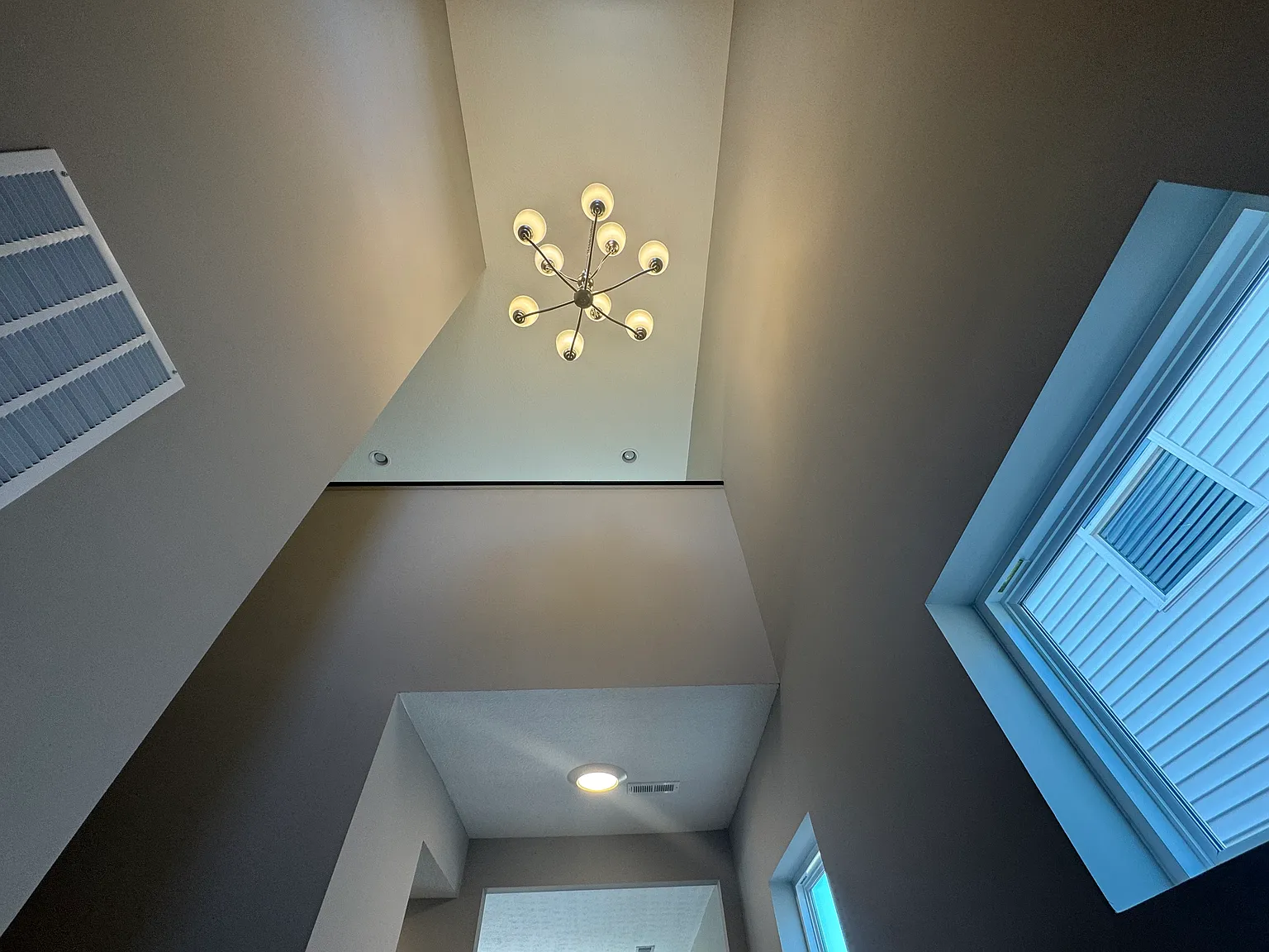 3 bed, 2259 sqft, $3,000 — Photo 3