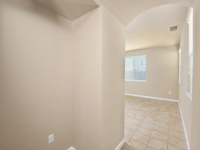 241 Picasso Cir — Photo 20