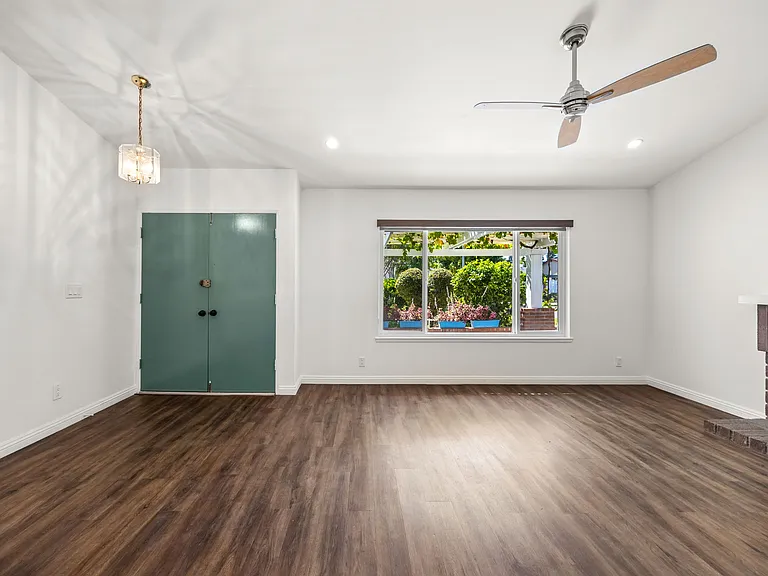 5892 Oak Meadow Dr — Photo 5