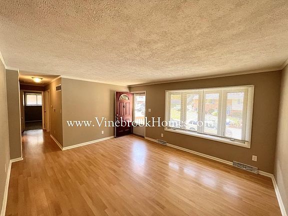2nd image of 6200 Rivercliff Ln