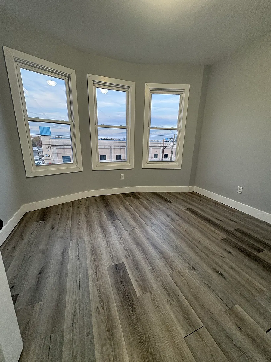 Building Photo - 186 Hawthorne Ave #3LL