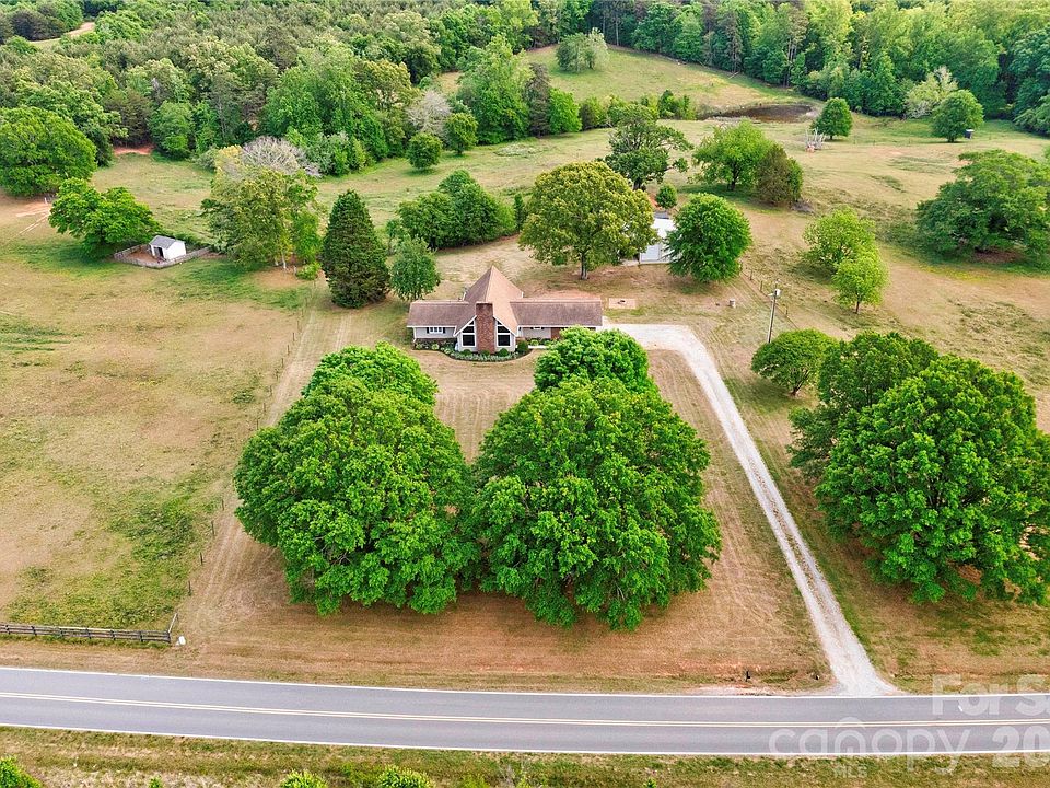 1st image of 118 Crow Rd