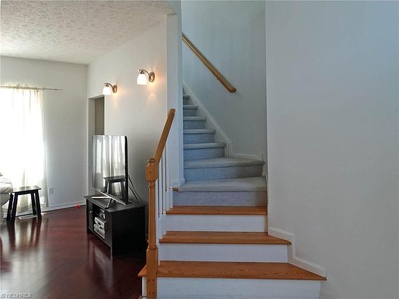 3rd image of 420 Crestwood Dr
