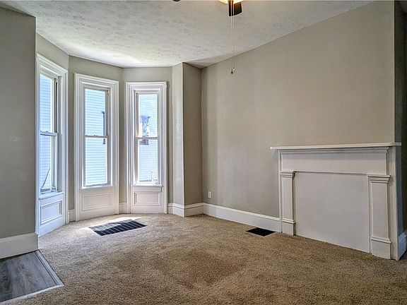 4th image of 701 Park St