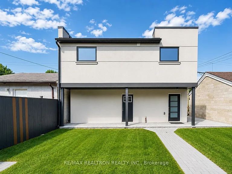 230 Boon Ave #LANEWAY — Photo 2