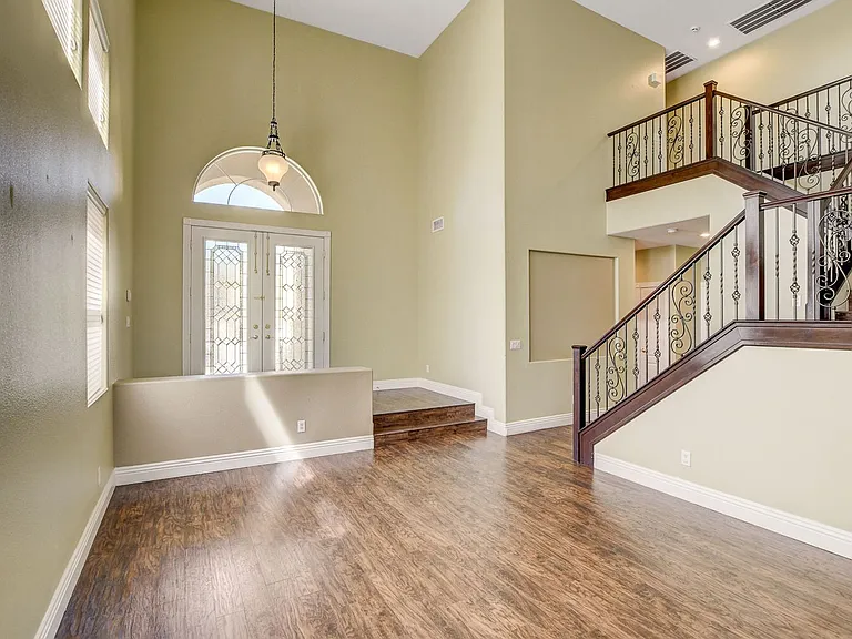 408 Silver Prairie Ct — Photo 9