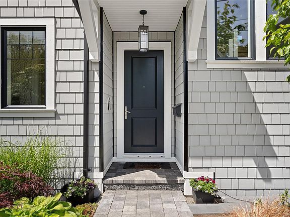 4th image of 196 Olive St