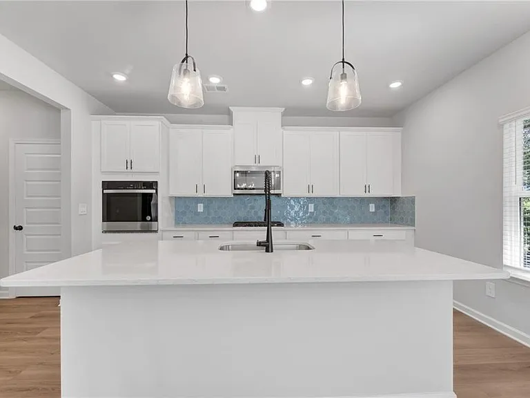 2929 Sweet Red Cir — Photo 30