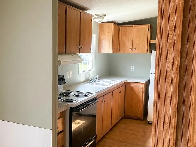 2360 Clinton Dr — Photo 3