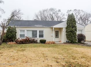 146 Walnut Ct, Mundelein, IL