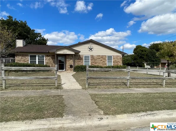 1711 Topaz Rd, Killeen, TX 76543