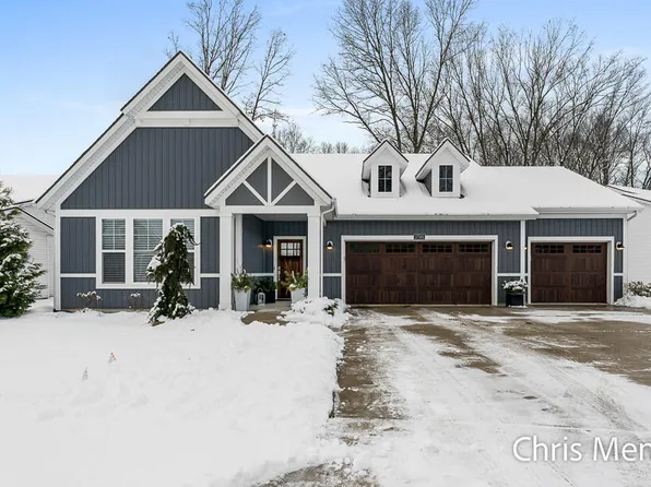 17501 Shinnecock Dr, Spring Lake, MI 49456