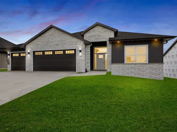 648 Rock Ridge Dr, Tiffin, IA 52340
