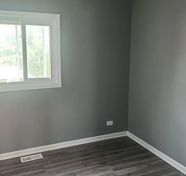 940 Miller Ave — Photo 13