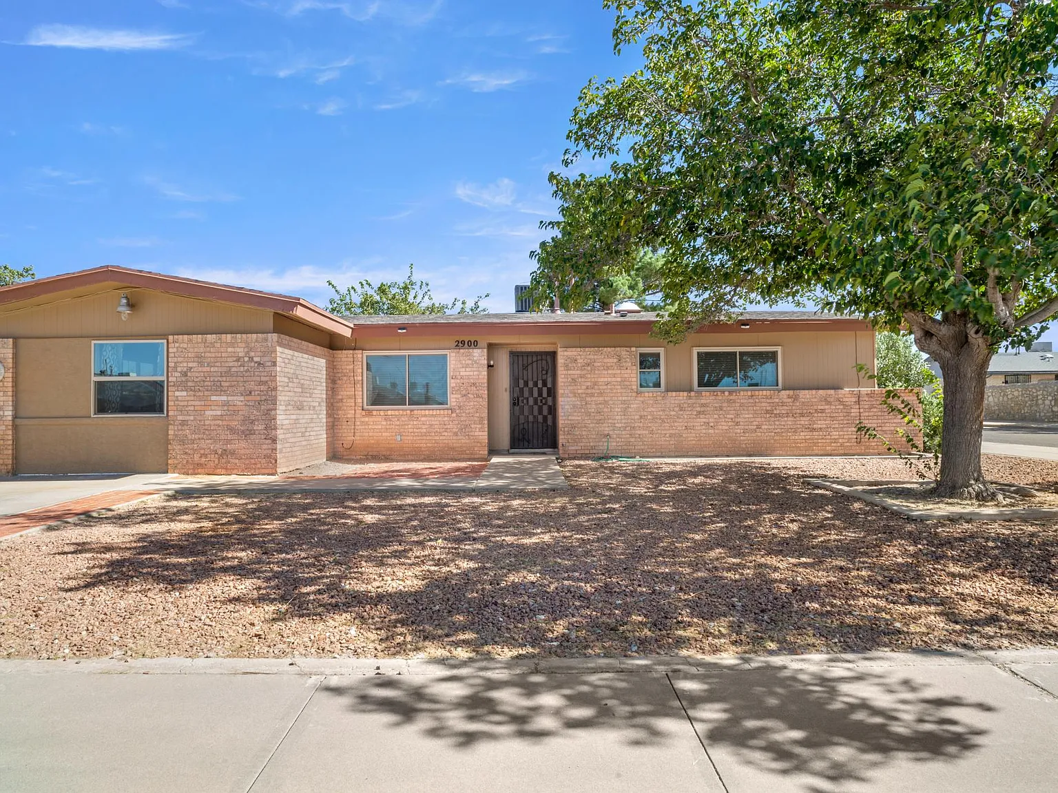 5 bed, 1614 sqft, $1,800 — Photo 1