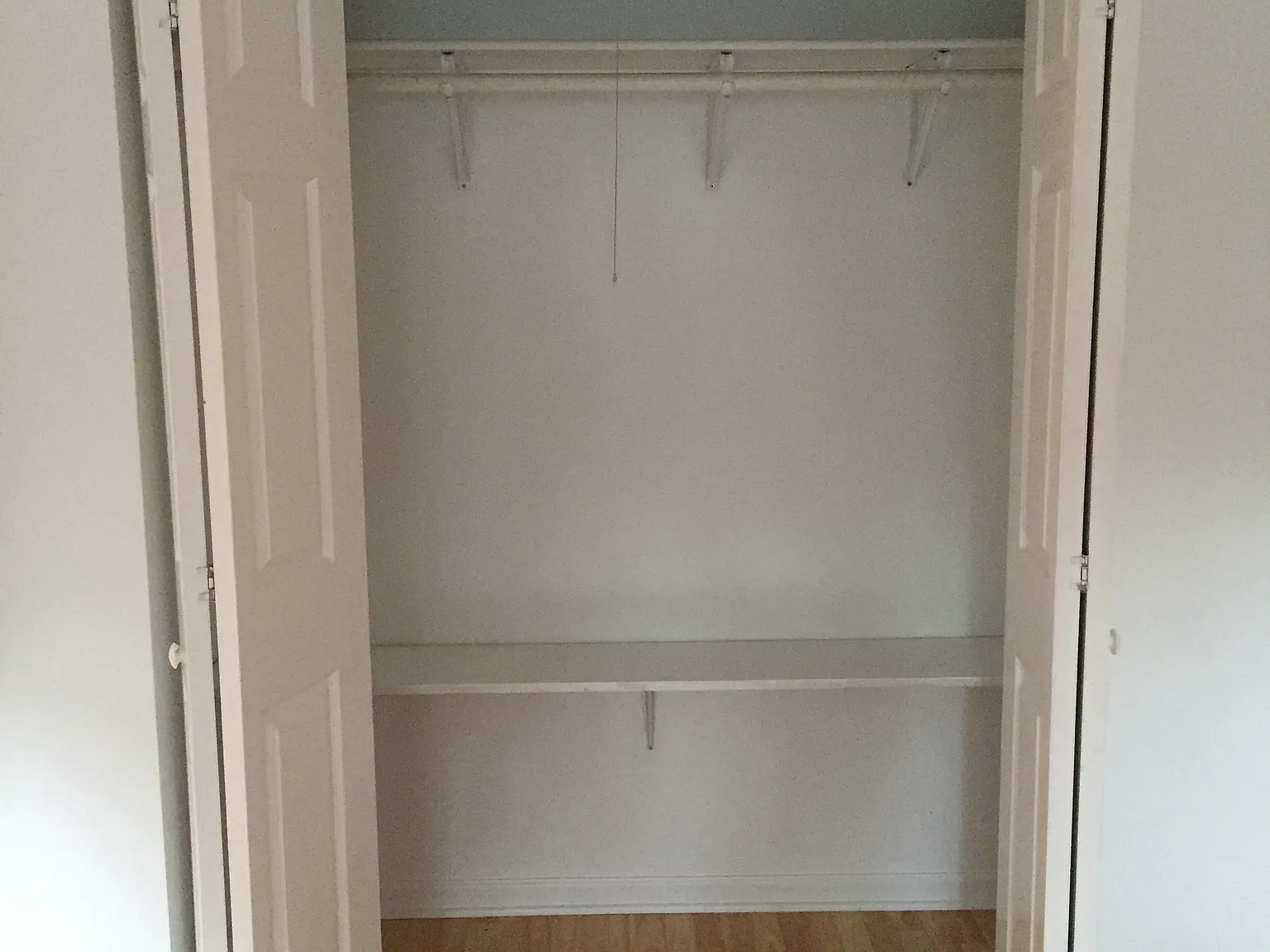 431 E Osage Ln — Photo 4