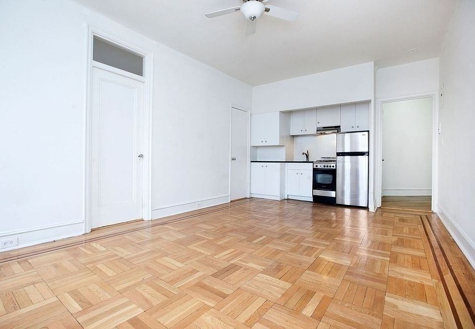 2nd image of 159 1/2 7th Ave S #2A