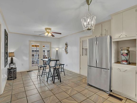 4th image of 3816 Atwell Dr