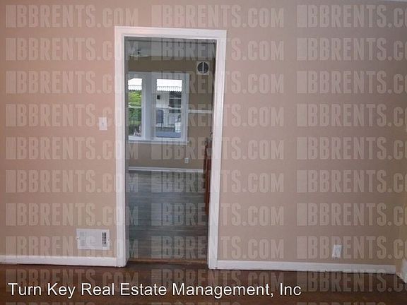 4th image of 209 Niagara Ave
