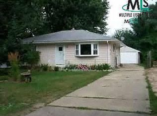 8905 Arlington St, White Lake, MI 48386