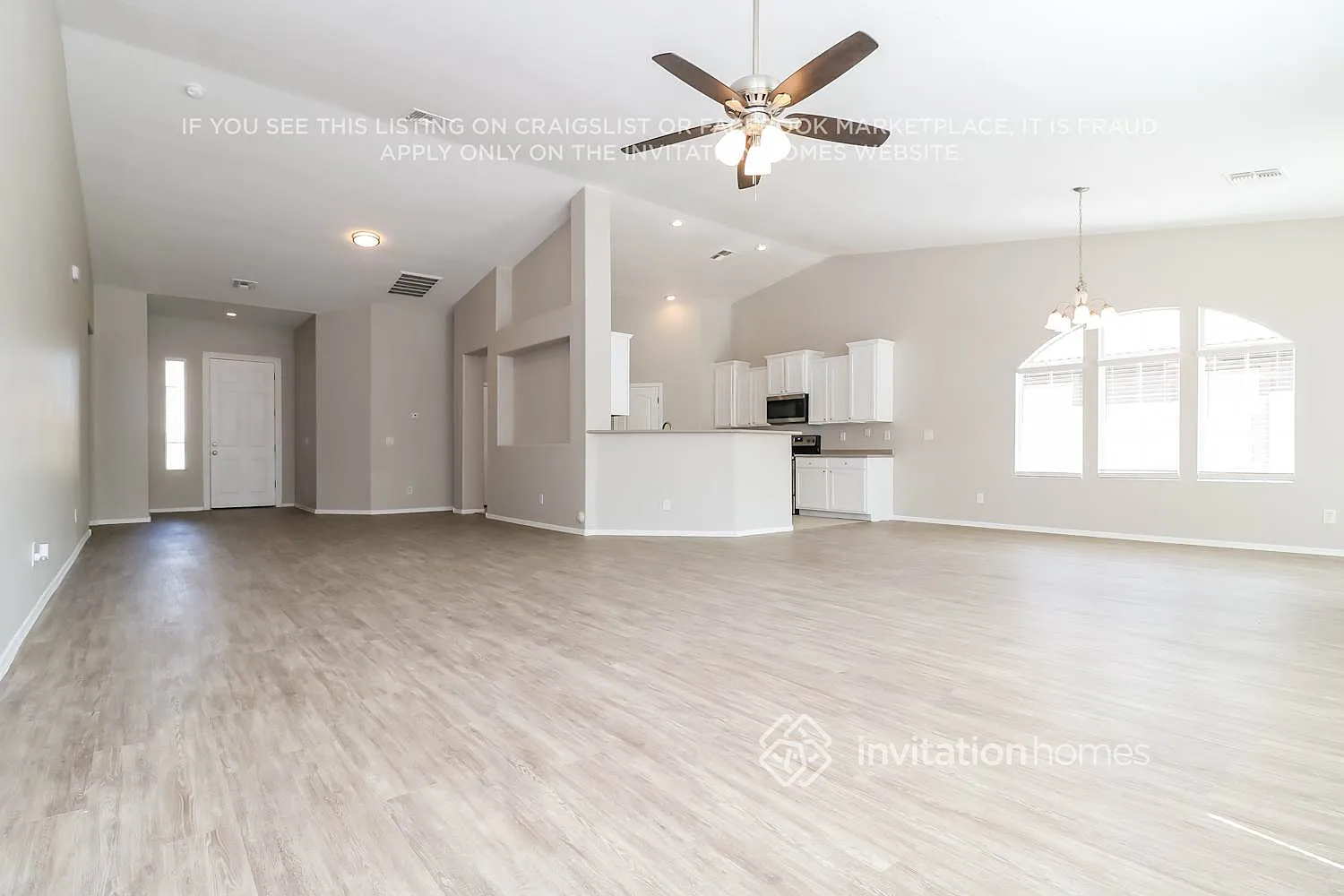 2015 W Carson Road Phoenix, AZ 85041 — Photo 3