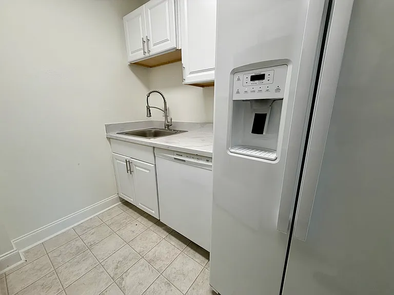 8800 Bardmoor Blvd #20 — Photo 12