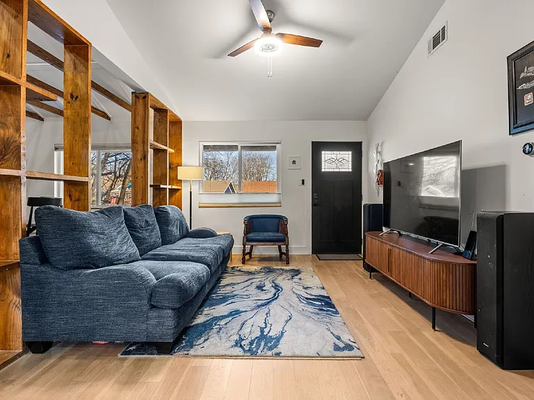 6904 Cherry Meadow Dr — Photo 7