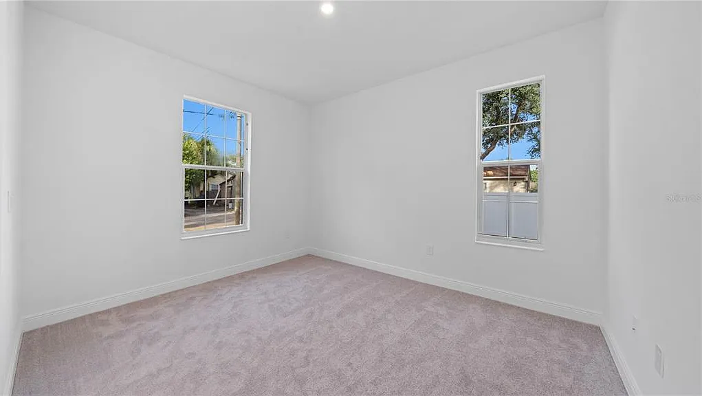 3 bed, 3.0 bath, 2178 sqft, $3,600 — Photo 4