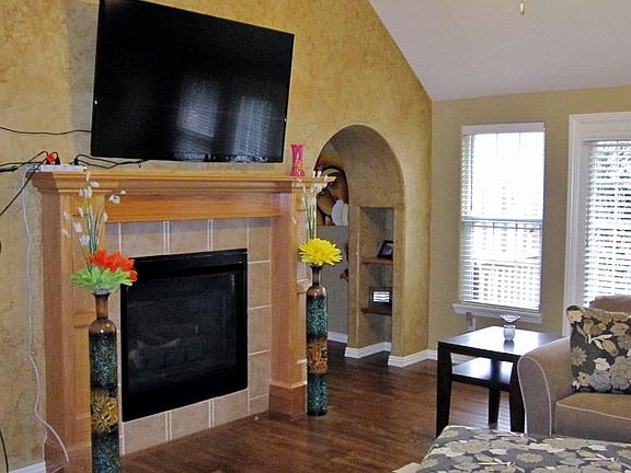 5th image of 711 River Rock Ct